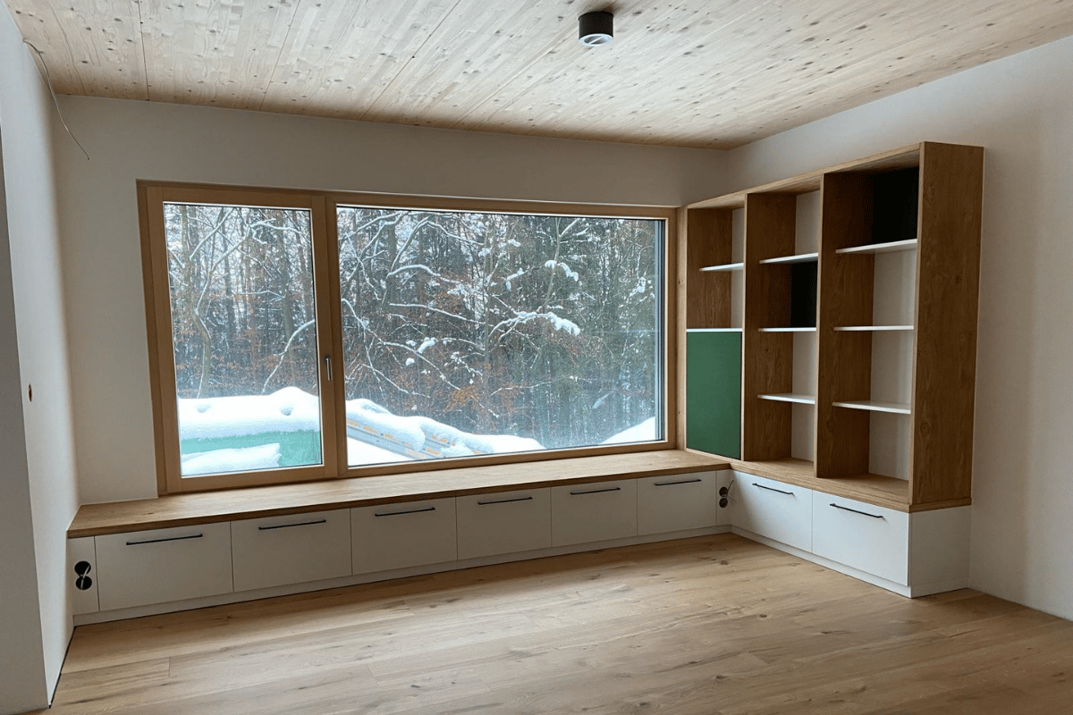 Referenz – Wohnraum mit Einbaumöbeln