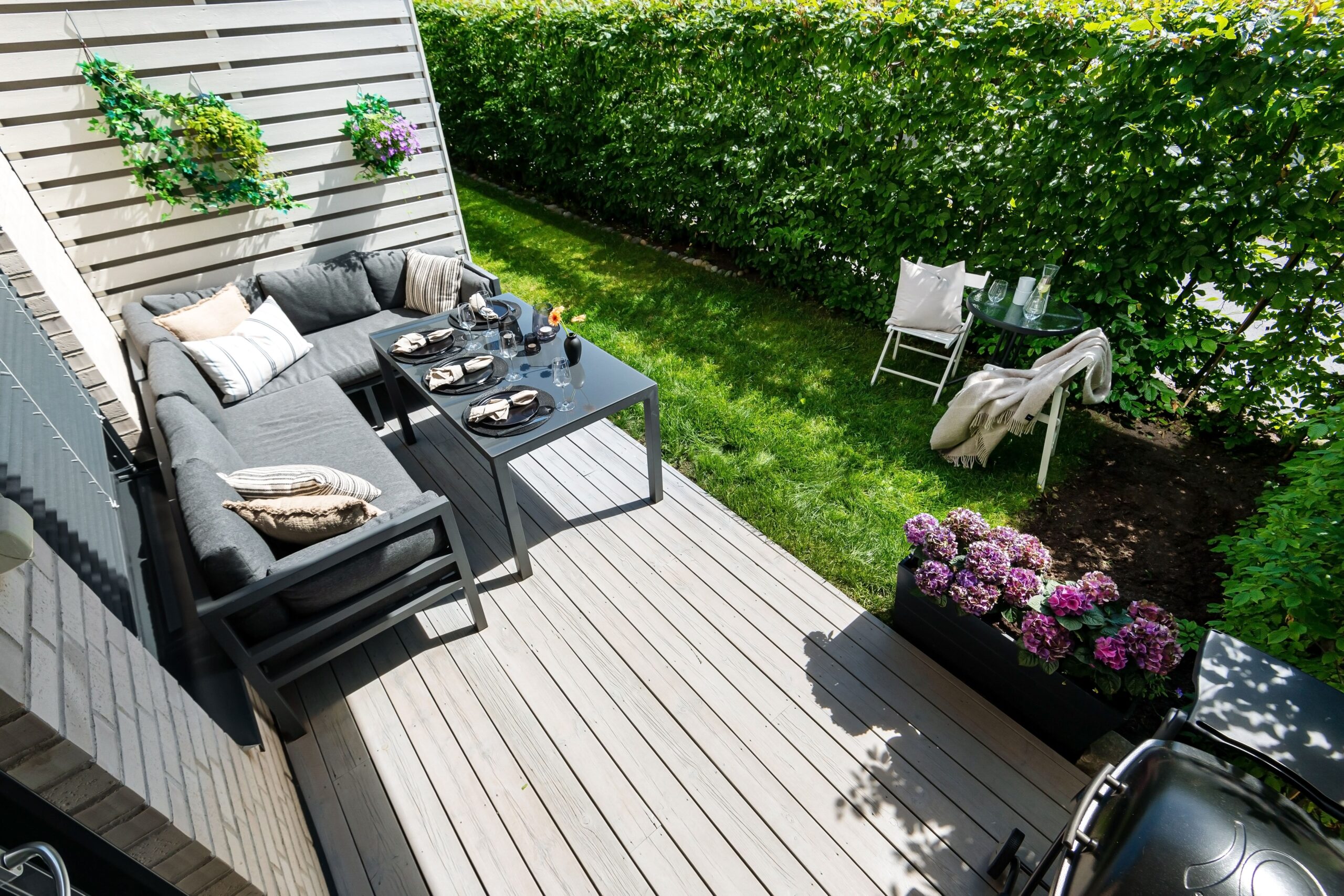 Terrasse aus Holz und WPC